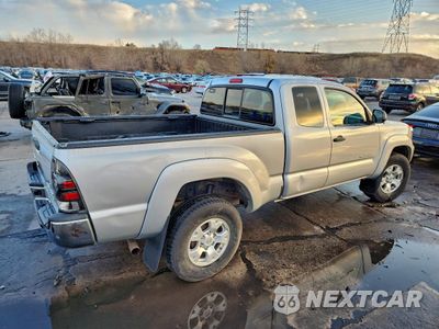 Trzecie zdjęcie samochodu z tyłu: 2013 TOYOTA TACOMA PRERUNNER ACCESS CAB VIN:5TFTU4GN6DX046472 - miniatura