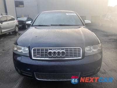 Piąte zdjęcie samochodu w środku: 2004 AUDI S4 VIN:WAUPL68E74A203960 - miniatura