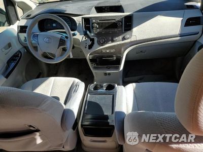 Zdjęcie 8 z 12 samochodu: 2011 TOYOTA SIENNA LE VIN:5TDKK3DC1BS032402 - miniatura