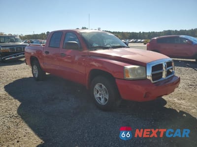 Czwarte zdjęcie samochodu z boku: 2006 DODGE DAKOTA QUAD SLT VIN:1D7HE48N66S588307 - miniatura