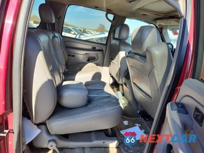 Zdjęcie 11 z 12 samochodu: 2004 CHEVROLET SUBURBAN K1500 VIN:3GNFK16Z74G118555 - miniatura