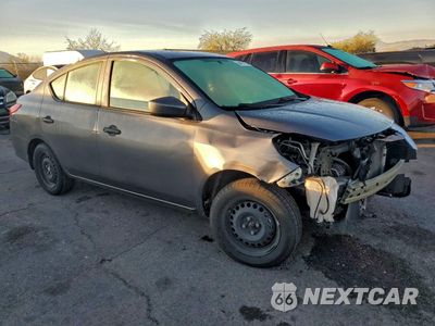 Czwarte zdjęcie samochodu z boku: 2017 NISSAN VERSA S VIN:3N1CN7AP0HL861649 - miniatura