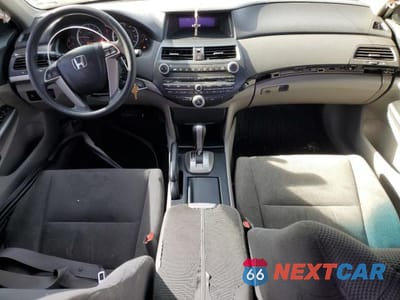 Zdjęcie 8 z 12 samochodu: 2009 HONDA ACCORD VIN:1HGCP36789A014980 - miniatura