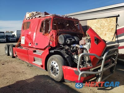 2018 VOLVO VN VNL 4V4NC9EHXJN999316 - główne zdjęcie licytacji z USA - miniatura