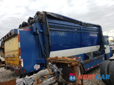 Czwarte zdjęcie samochodu z boku: 2011 FREIGHTLINER M2 106 MEDIUM DUTY VIN:1FVACXBS5BHAZ2317 - miniatura