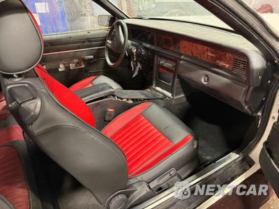 Piąte zdjęcie samochodu w środku: 1984 MERCURY COUGAR VIN:1MEBP92F2EH699360 - miniatura