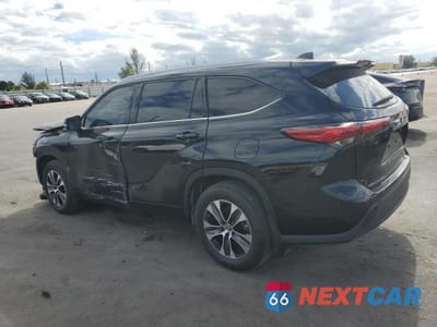 Drugie zdjęcie samochodu z przodu: 2022 TOYOTA HIGHLANDER XLE VIN:5TDGZRBH0NS585727 - miniatura