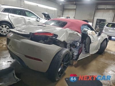 Trzecie zdjęcie samochodu z tyłu: 2025 PORSCHE BOXSTER S VIN:WP0CB2A80SK226019 - miniatura