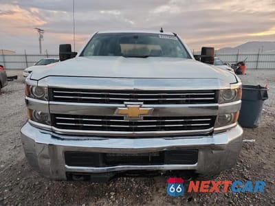Piąte zdjęcie samochodu w środku: 2017 CHEVROLET SILVERADO K2500 HEAVY DUTY LT VIN:1GC1KVEG9HF173803 - miniatura