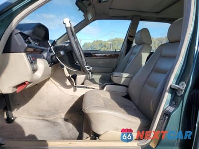 Zdjęcie 7 z 11 samochodu: 1995 MERCEDES-BENZ E 320 BASE VIN:WDBEA32E5SC158265 - miniatura