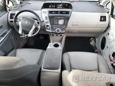 Zdjęcie 8 z 13 samochodu: 2016 TOYOTA PRIUS V FIVE VIN:JTDZN3EU3GJ046271 - miniatura