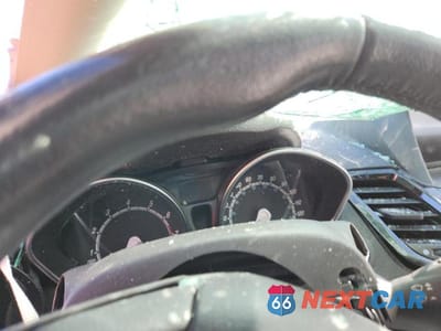 Zdjęcie 9 z 13 samochodu: 2016 FORD FIESTA TITANIUM VIN:3FADP4FJ4GM201918 - miniatura