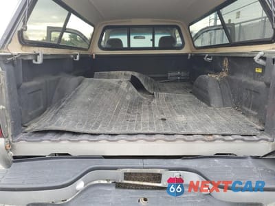 Zdjęcie 10 z 12 samochodu: 2001 CHEVROLET SILVERADO K2500 HEAVY DUTY VIN:1GCHK24G61E237824 - miniatura