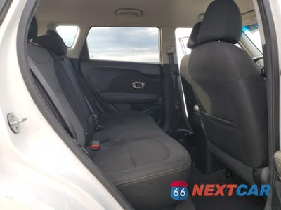 Zdjęcie 10 z 14 samochodu: 2018 KIA SOUL + VIN:KNDJP3A56J7529666 - miniatura