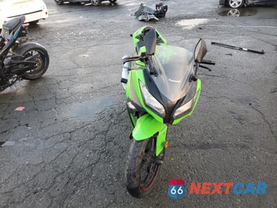 Drugie zdjęcie samochodu z przodu: 2014 KAWASAKI EX300 B VIN:JKAEX8B15EA007592 - miniatura