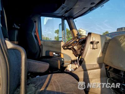 Piąte zdjęcie samochodu w środku: 2017 INTERNATIONAL PROSTAR SEMI TRUCK VIN:3HSDJAPR3HN415798 - miniatura