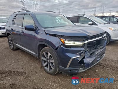 Czwarte zdjęcie samochodu z boku: 2025 HONDA PILOT TOURING VIN:5FNYG1H79SB043780 - miniatura