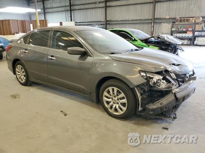 Czwarte zdjęcie samochodu z boku: 2017 NISSAN ALTIMA 2.5 VIN:1N4AL3AP7HN318369 - miniatura