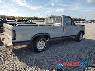 Trzecie zdjęcie samochodu z tyłu: 1985 FORD F150 VIN:1FTCF15N3FNA45953 - miniatura