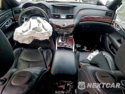 Zdjęcie 8 z 13 samochodu: 2016 INFINITI Q70 5.6 VIN:JN1AY1AP1GM100015 - miniatura
