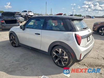 Drugie zdjęcie samochodu z przodu: 2025 MINI COOPER BASE VIN:WMW13GD08S2X10430 - miniatura