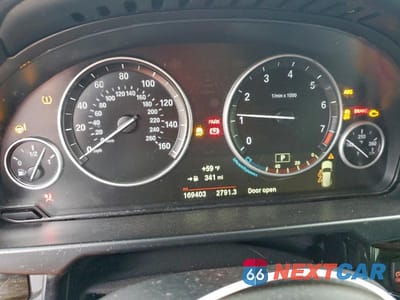 Zdjęcie 9 z 12 samochodu: 2017 BMW X5 XDRIVE35I VIN:5UXKR0C5XH0U51937 - miniatura