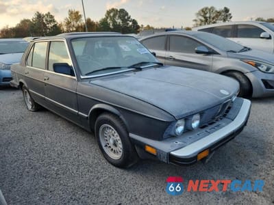 Czwarte zdjęcie samochodu z boku: 1986 BMW 535 I AUTOMATIC VIN:WBADC8402G1720869 - miniatura