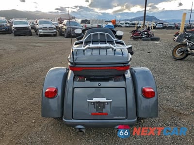 Czwarte zdjęcie samochodu z boku: 2021 HARLEY-DAVIDSON FLHTCUTG VIN:1HD1MAF12MB852938 - miniatura
