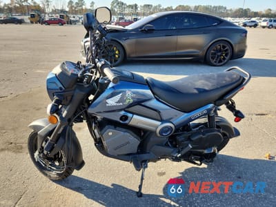 Trzecie zdjęcie samochodu z tyłu: 2025 HONDA NVA110 B VIN:3H1JK07F9SD102014 - miniatura