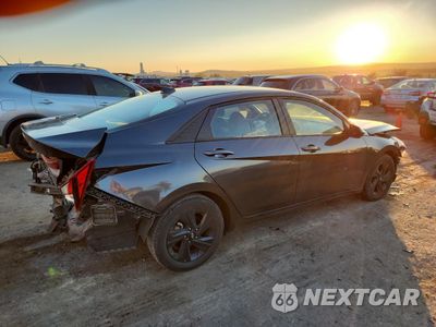 Trzecie zdjęcie samochodu z tyłu: 2021 HYUNDAI ELANTRA SEL VIN:5NPLM4AG1MH041573 - miniatura