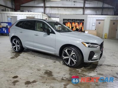 Czwarte zdjęcie samochodu z boku: 2025 VOLVO XC60 ULTRA VIN:YV4M12RM6S1054865 - miniatura