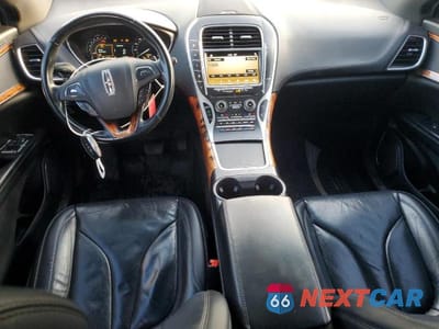 Zdjęcie 8 z 13 samochodu: 2018 LINCOLN MKX RESERVE VIN:2LMPJ6LR4JBL35433 - miniatura