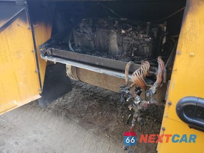Zdjęcie 9 z 10 samochodu: 2007 FREIGHTLINER CHASSIS B2B VIN:4UZABRCS67CX53732 - miniatura
