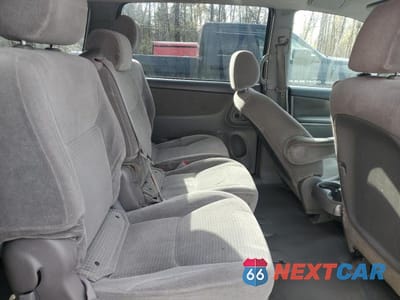 Zdjęcie 11 z 14 samochodu: 2008 TOYOTA SIENNA CE VIN:5TDZK29C78S165532 - miniatura