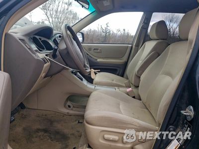 Zdjęcie 7 z 13 samochodu: 2004 TOYOTA HIGHLANDER BASE VIN:JTEDP21A840041302 - miniatura