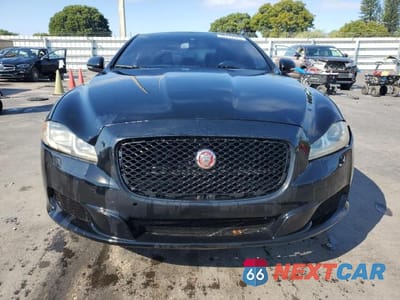 Piąte zdjęcie samochodu w środku: 2015 JAGUAR XJ VIN:SAJWA1CZ7F8V86845 - miniatura