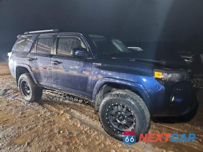 Czwarte zdjęcie samochodu z boku: 2019 TOYOTA 4RUNNER SR5 VIN:JTEZU5JR2K5198250 - miniatura