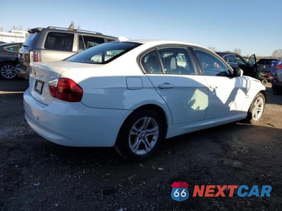Trzecie zdjęcie samochodu z tyłu: 2011 BMW 328 XI VIN:WBAPK7G50BNN86026 - miniatura