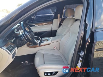 Zdjęcie 7 z 12 samochodu: 2017 BMW 740 I VIN:WBA7E2C51HG740336 - miniatura