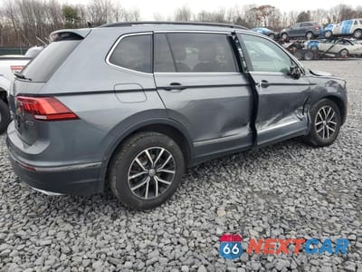 Trzecie zdjęcie samochodu z tyłu: 2021 VOLKSWAGEN TIGUAN SE VIN:3VV2B7AX8MM090638 - miniatura