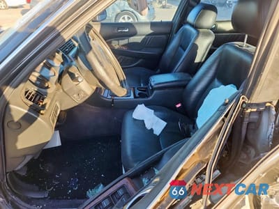 Zdjęcie 7 z 12 samochodu: 2002 ACURA 3.5RL VIN:JH4KA96542C012309 - miniatura