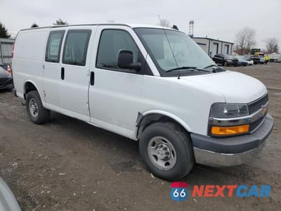 Czwarte zdjęcie samochodu z boku: 2023 CHEVROLET EXPRESS G2 DELIVERY VAN VIN:1GCWGAFP8P1220037 - miniatura