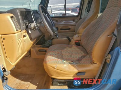 Zdjęcie 7 z 14 samochodu: 1997 JEEP WRANGLER / TJ SPORT VIN:1J4FY19S8VP447407 - miniatura