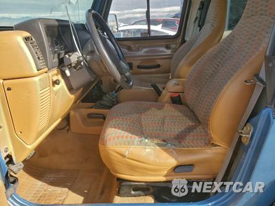 Zdjęcie 7 z 14 samochodu: 1997 JEEP WRANGLER / TJ SPORT VIN:1J4FY19S8VP447407 - miniatura