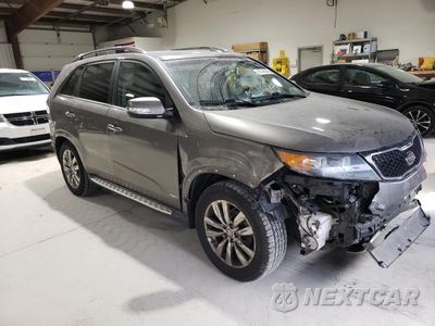 Czwarte zdjęcie samochodu z boku: 2012 KIA SORENTO SX VIN:5XYKWDA25CG308875 - miniatura