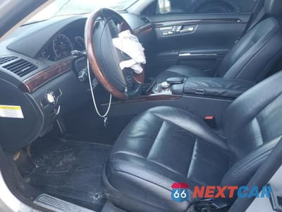 Zdjęcie 7 z 13 samochodu: 2013 MERCEDES-BENZ S 550 4MATIC VIN:WDDNG9EB0DA510516 - miniatura