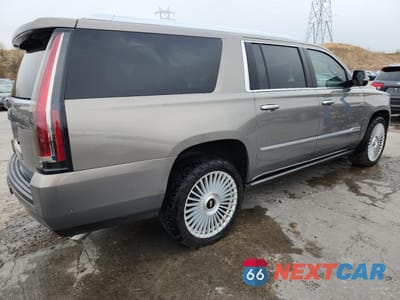 Trzecie zdjęcie samochodu z tyłu: 2018 CADILLAC ESCALADE ESV PLATINUM VIN:1GYS4KKJ1JR267847 - miniatura
