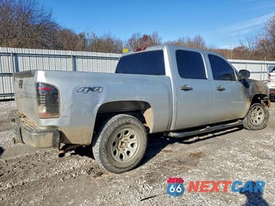 Trzecie zdjęcie samochodu z tyłu: 2011 CHEV SILVERADO K1500 VIN:1GCPKPE31BF193313 - miniatura