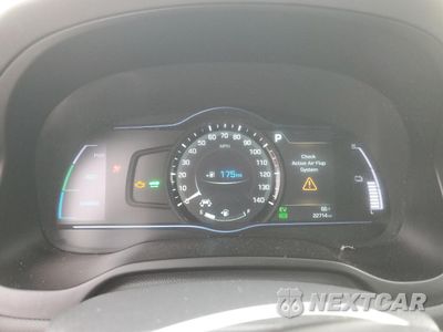 Zdjęcie 9 z 16 samochodu: 2019 HYUNDAI IONIQ LIMITED VIN:KMHC05LC8KU136187 - miniatura
