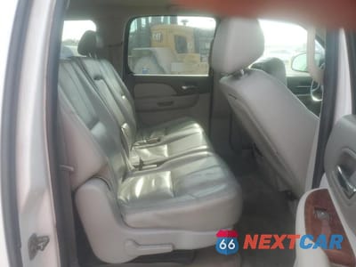 Zdjęcie 11 z 12 samochodu: 2009 CHEVROLET SUBURBAN K1500 LT VIN:1GNFK26329R216255 - miniatura